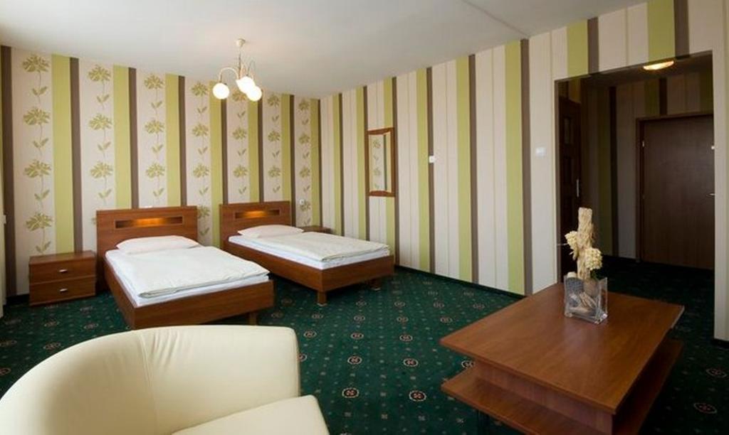 Hotel Naramowice Poznan Exterior foto