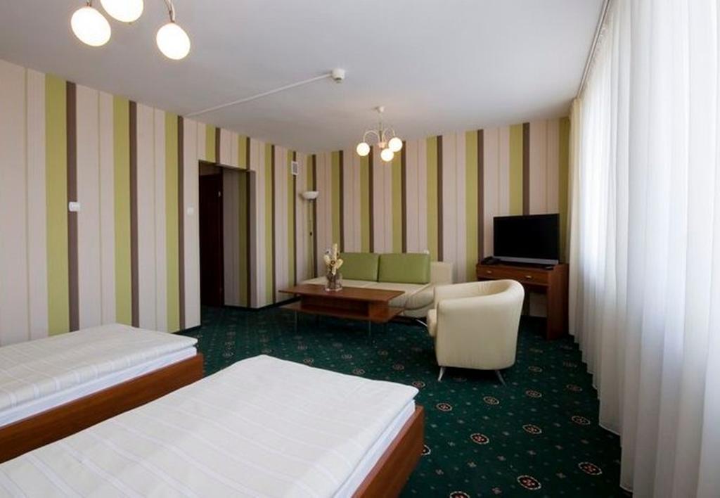 Hotel Naramowice Poznan Exterior foto